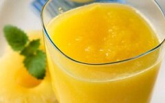 Сок из ананаса дает быстрый оздоровительный эффект при первых признаках простуды
