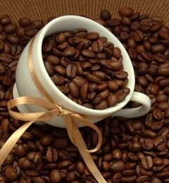 Натуральный черный кофе в зернах