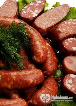 Калорийность вареной колбасы в 100 г – от 220 до 310 ккал