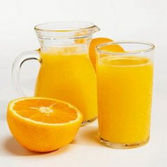 Апельсиновый сок хранят в стеклянной посуде