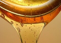Калорийность меда - 304 - 415 ккал на 100 г продукта