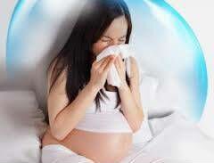 Насморк при беременности может появиться при разрастании полипов носоглотки или аденоидов